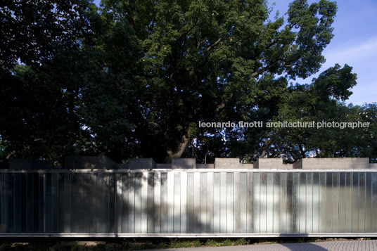 pavilions at independencia park  rafael iglesia