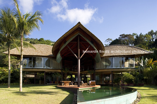 casa folha mareines+patalano