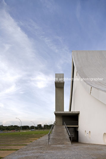 rainha da paz church oscar niemeyer