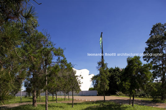 panteão da pátria e da liberdade tancredo neves oscar niemeyer