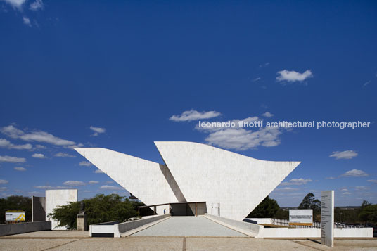 panteão da pátria e da liberdade tancredo neves oscar niemeyer