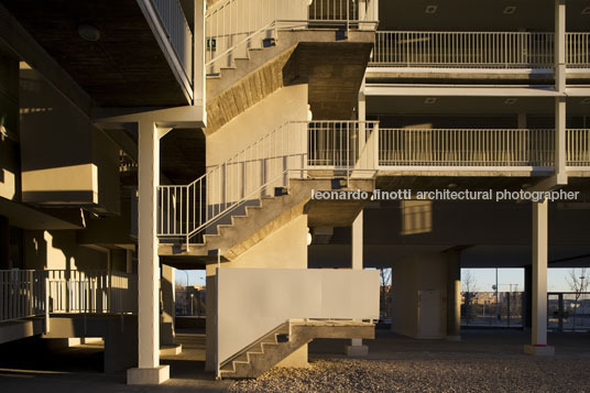 building in vallecas paulo mendes da rocha