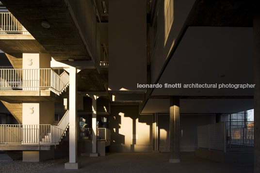 building in vallecas paulo mendes da rocha