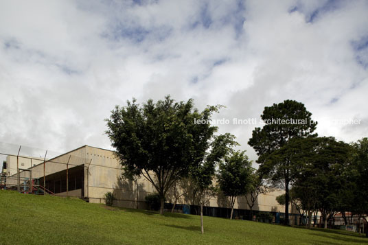 escola primária jardim calux paulo mendes da rocha