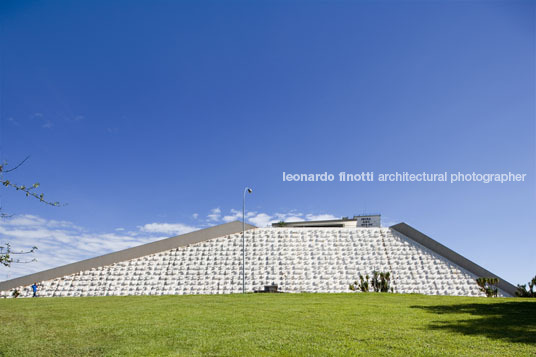 teatro nacional oscar niemeyer