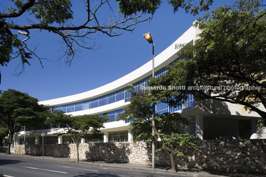 biblioteca estadual oscar niemeyer