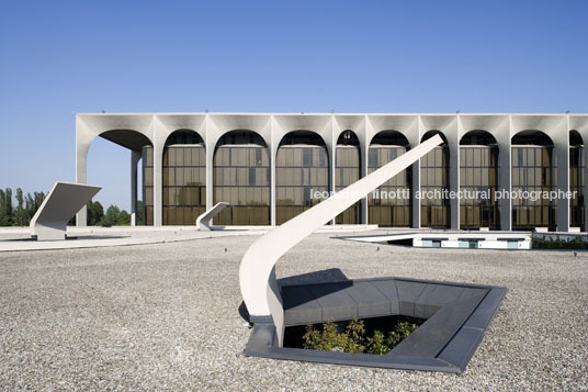 mondadori oscar niemeyer