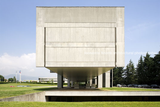 fata headquarters oscar niemeyer