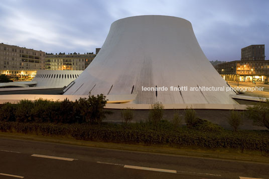 le volcan oscar niemeyer