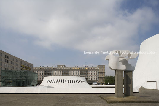 le volcan oscar niemeyer