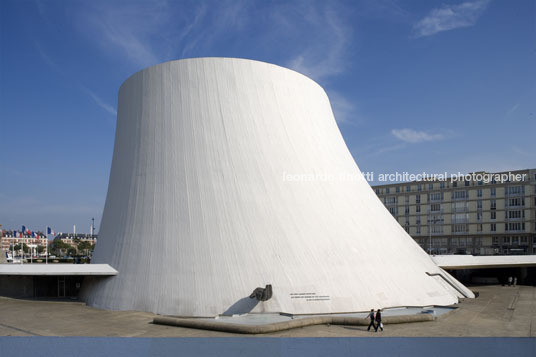 le volcan oscar niemeyer