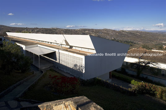 grupo escolar julia kubitschek oscar niemeyer