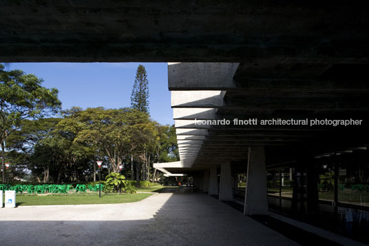 pampulha yacht club (pic) oscar niemeyer