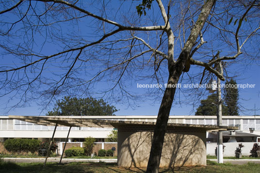 h-20 officers and teachers residences at ita oscar niemeyer