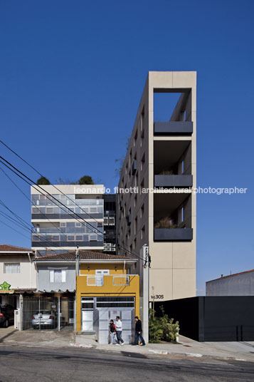 w 305 isay weinfeld