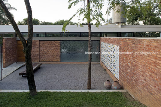 house in araras valley arquitetos associados