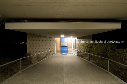 appartment building in hansa oscar niemeyer