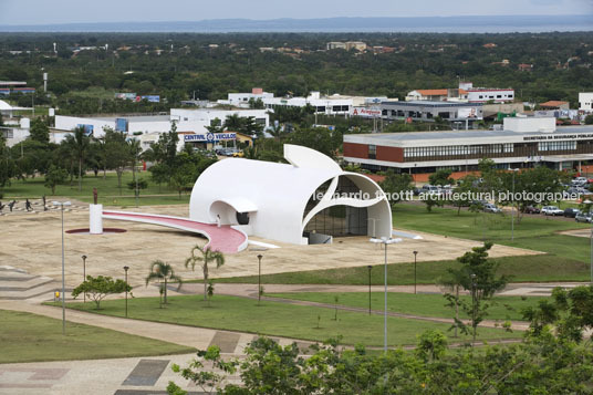 memorial coluna prestes oscar niemeyer