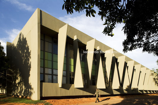 escola militar oscar niemeyer