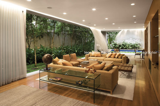 casa morumbi isay weinfeld