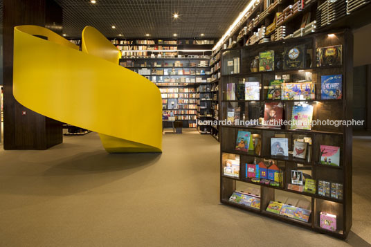 livraria da vila - cidade jardim isay weinfeld