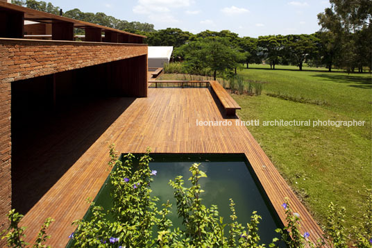 villas fasano - fazenda boa vista isay weinfeld