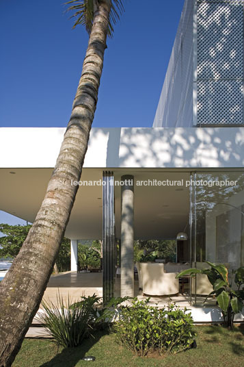 casa iporanga isay weinfeld