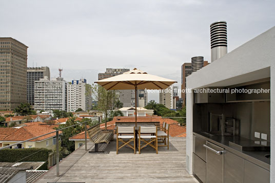 casa vertical isay weinfeld