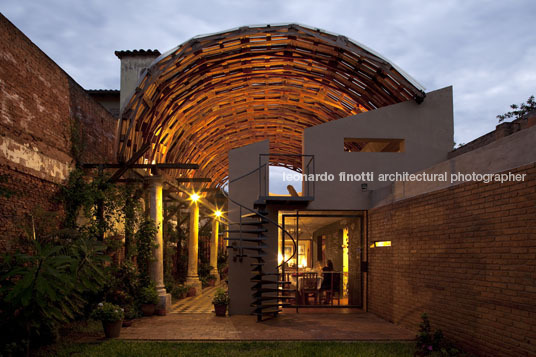 umbraculo house javier corvalan