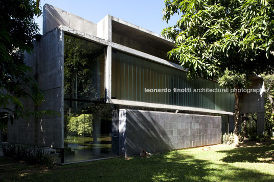 surubi house javier corvalan