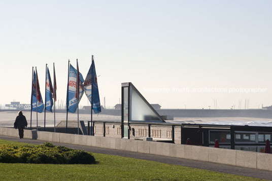 leça da palmeira seaside alvaro siza