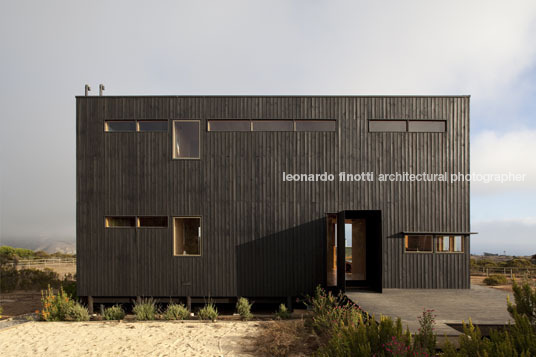 house in tunquén christian beals arquitectos