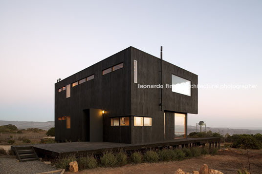 house in tunquén christian beals arquitectos