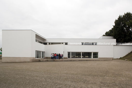 paroquial center alvaro siza