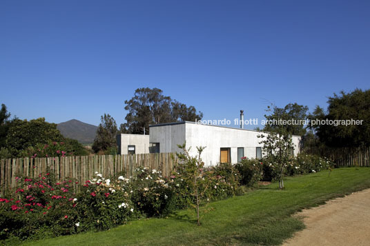 irrigation manager´s house at fundo izaro martin hurtado