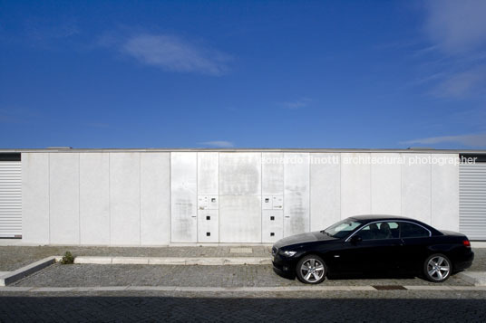 building in avenida da boavista eduardo souto de moura