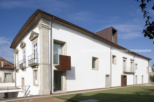 alfredo pimenta municipal archive pitagoras arquitectos