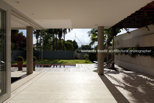 house at lago sul ney lima arquitetura