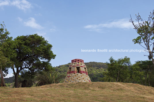 chris burden: beehive bunker - inhotim chris burden