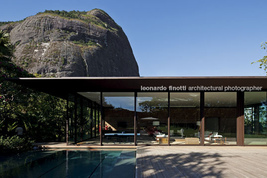 casa joá bernardes+jacobsen