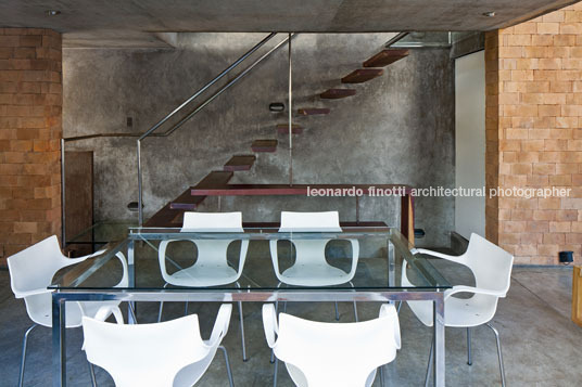 mburicao house estudio elgue & asociados