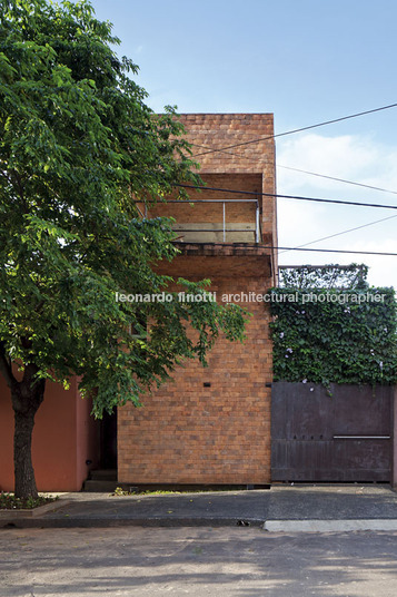 mburicao house estudio elgue & asociados