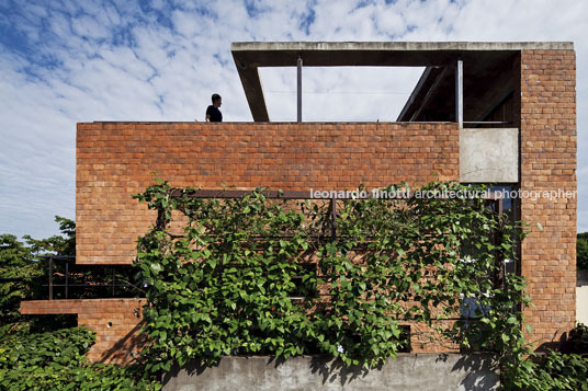 mburicao house estudio elgue & asociados