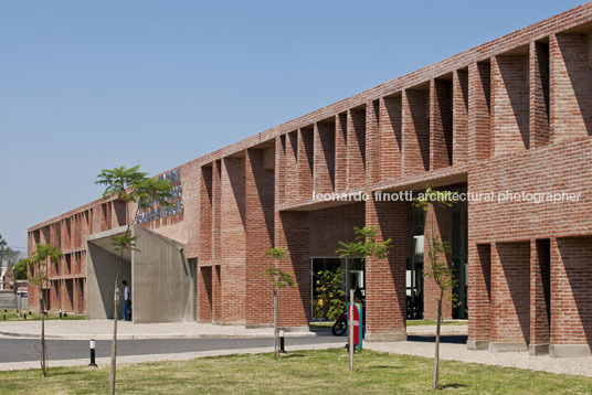 villa el libertador municipal hospital viale dutari arquitectos