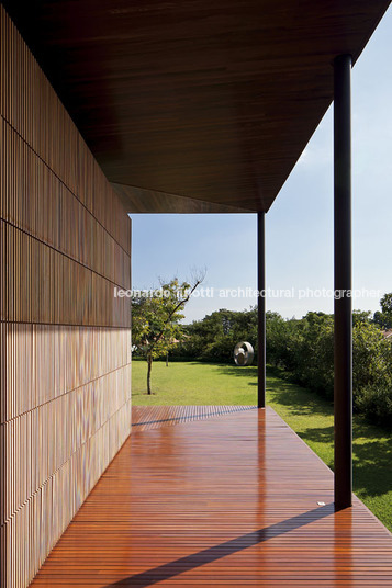 casa ml - fazenda boa vista bernardes+jacobsen