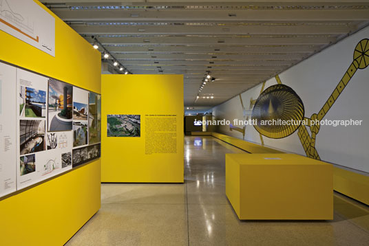 a arquitetura de lelé: fábrica e invenção - mon consuelo cornelsen