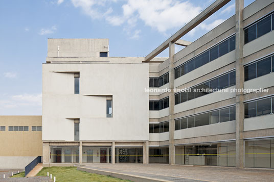 posead headquarter domo arquitetos associados