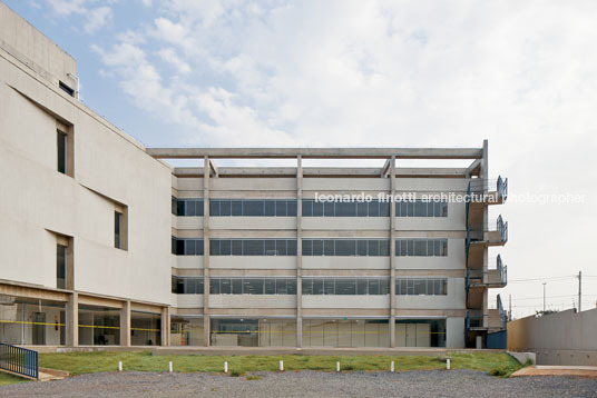 posead headquarter domo arquitetos associados