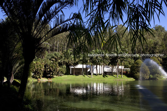 galeria mata - inhotim paulo orsini