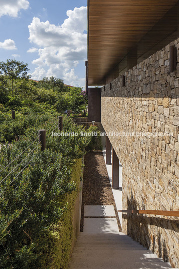 casa fb - fazenda boa vista jacobsen arquitetura